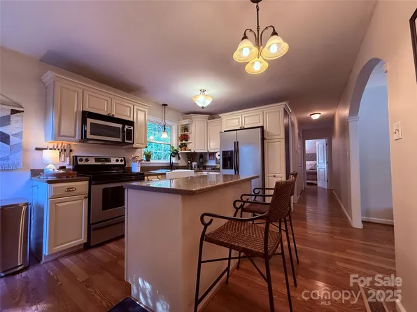 950 Atchley Ave, Gastonia, NC 28054