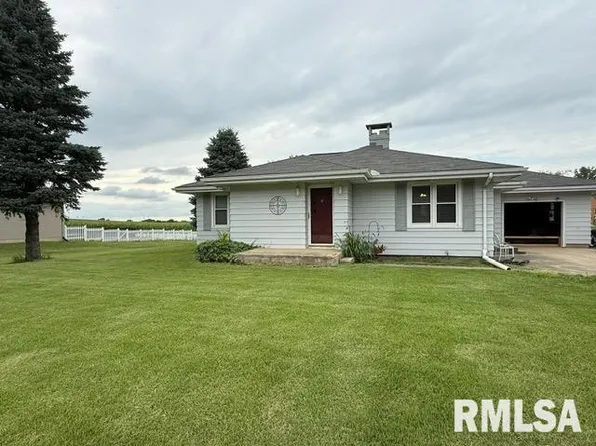 200 W 3rd Ave, Deer Creek, IL 61733