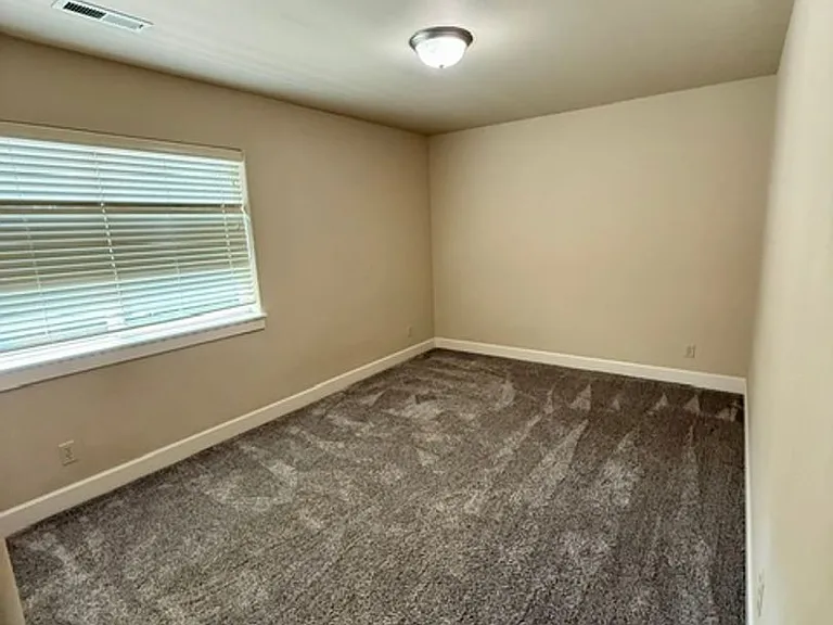 20441 Aberdeen Dr — Photo 15
