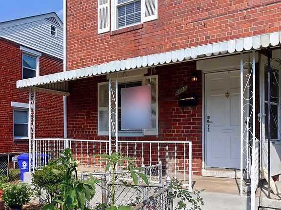 5th image of 2129 S Oxford St