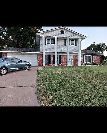 2nd image of 7118 NW Woodland Dr