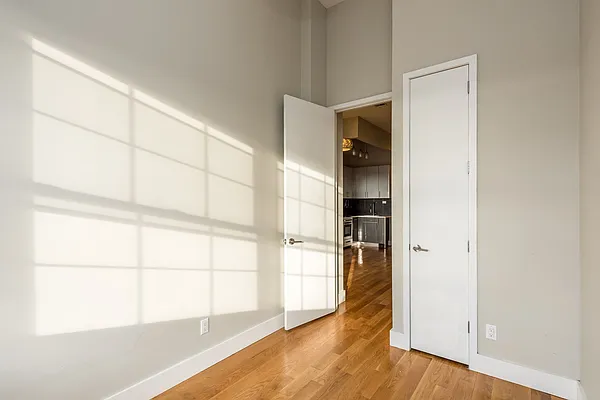 Rented by Nooklyn NYC LLC | media 18