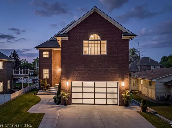 41245 Belvidere St, Harrison Township, MI 48045