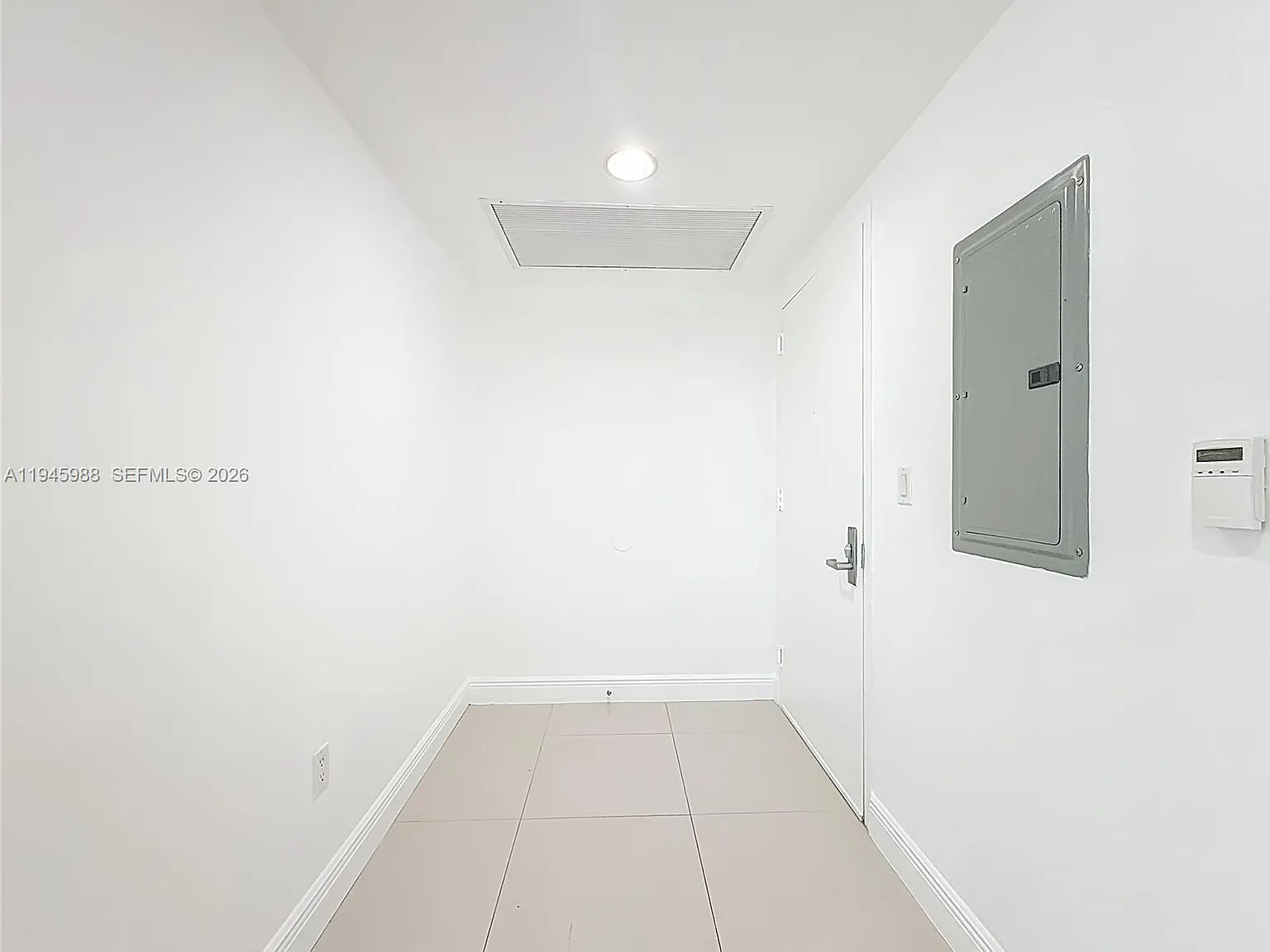Iconbrickell Condo No 1 — Photo 3