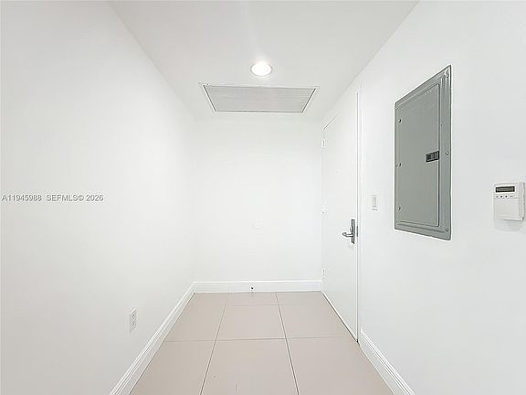 3rd image of 475 Brickell Ave APT 4215