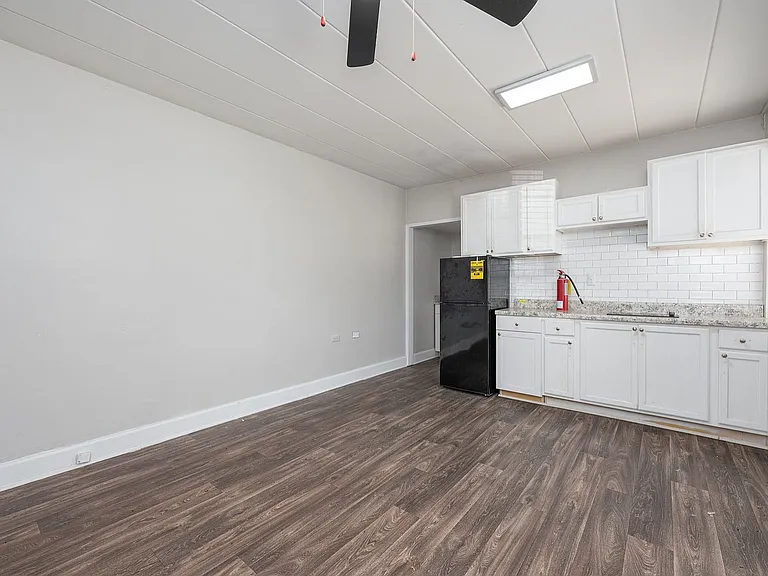 Step into a kitchen that combines style and practicality, perfect for your culinary adventures.
