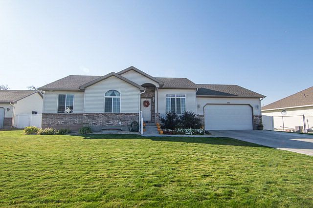 1st image of 3040 E Devonwood Dr
