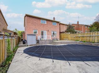 2105 Folkway Dr, Mississauga, ON L5L 3G3