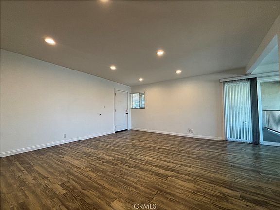 5th image of 657 Scott Pl #9