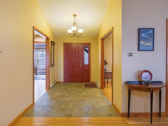 4th image of 15940 Highland Dr