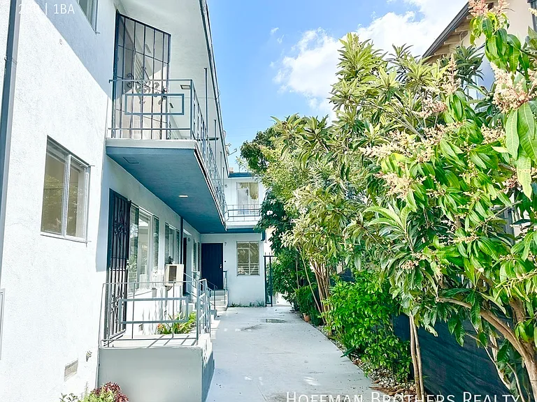 318 S Mariposa Ave #9 — Photo 9