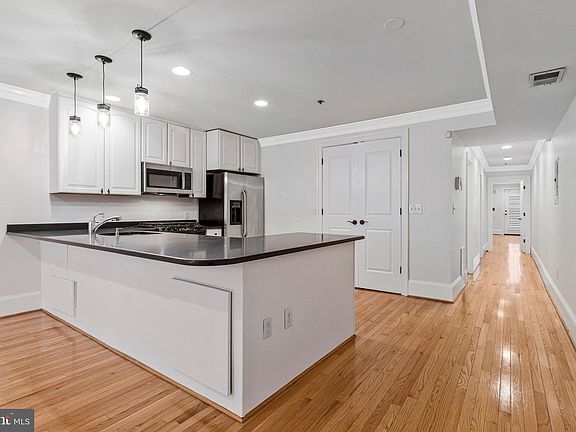 3rd image of 629 4th St NE APT 1