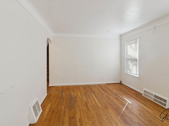 4th image of 7678 W Pkwy