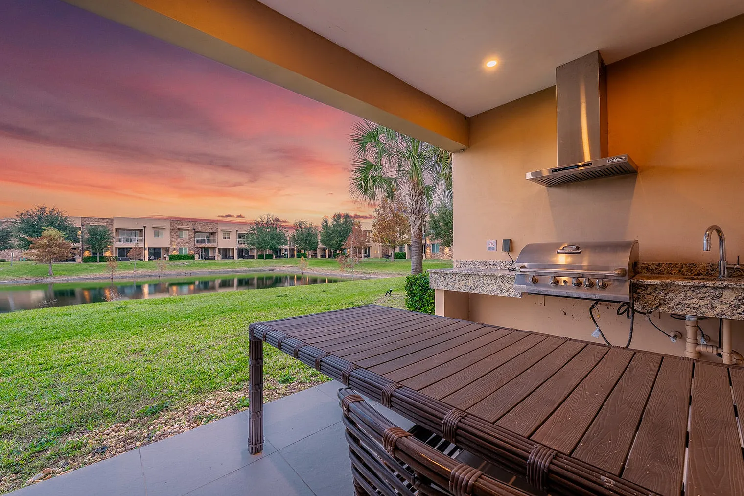 4 bed, 4.0 bath, $11,142 — Photo 4