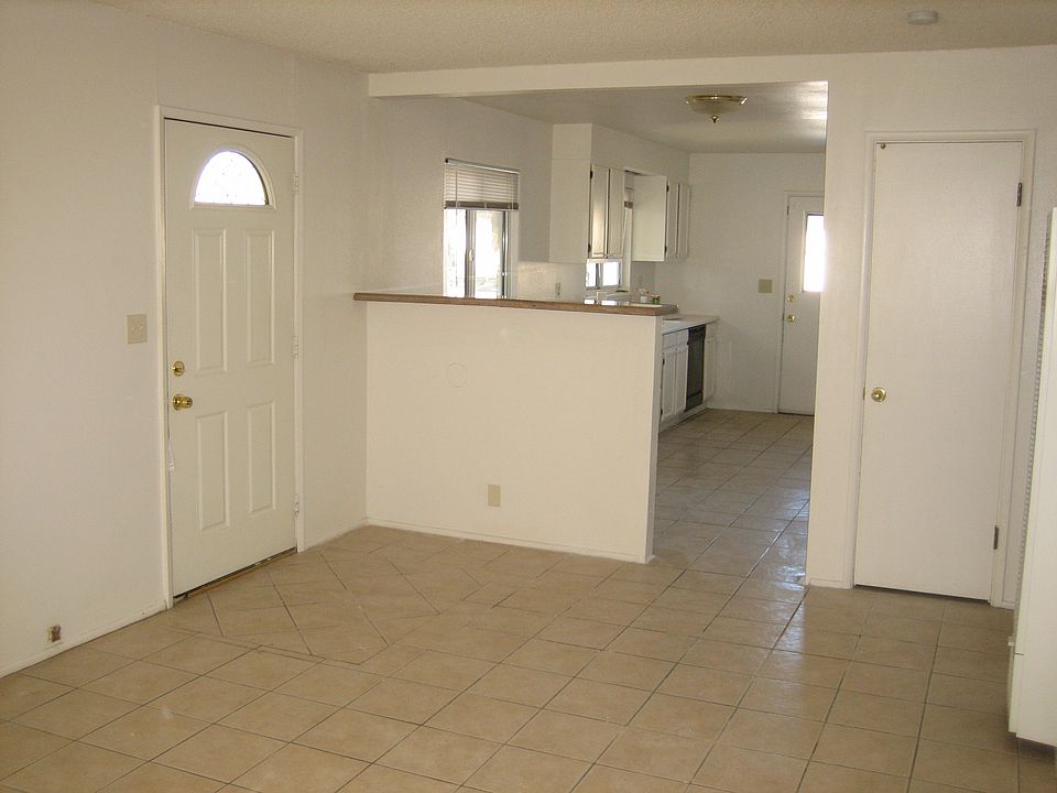 2nd image of 44404 Kingtree Ave