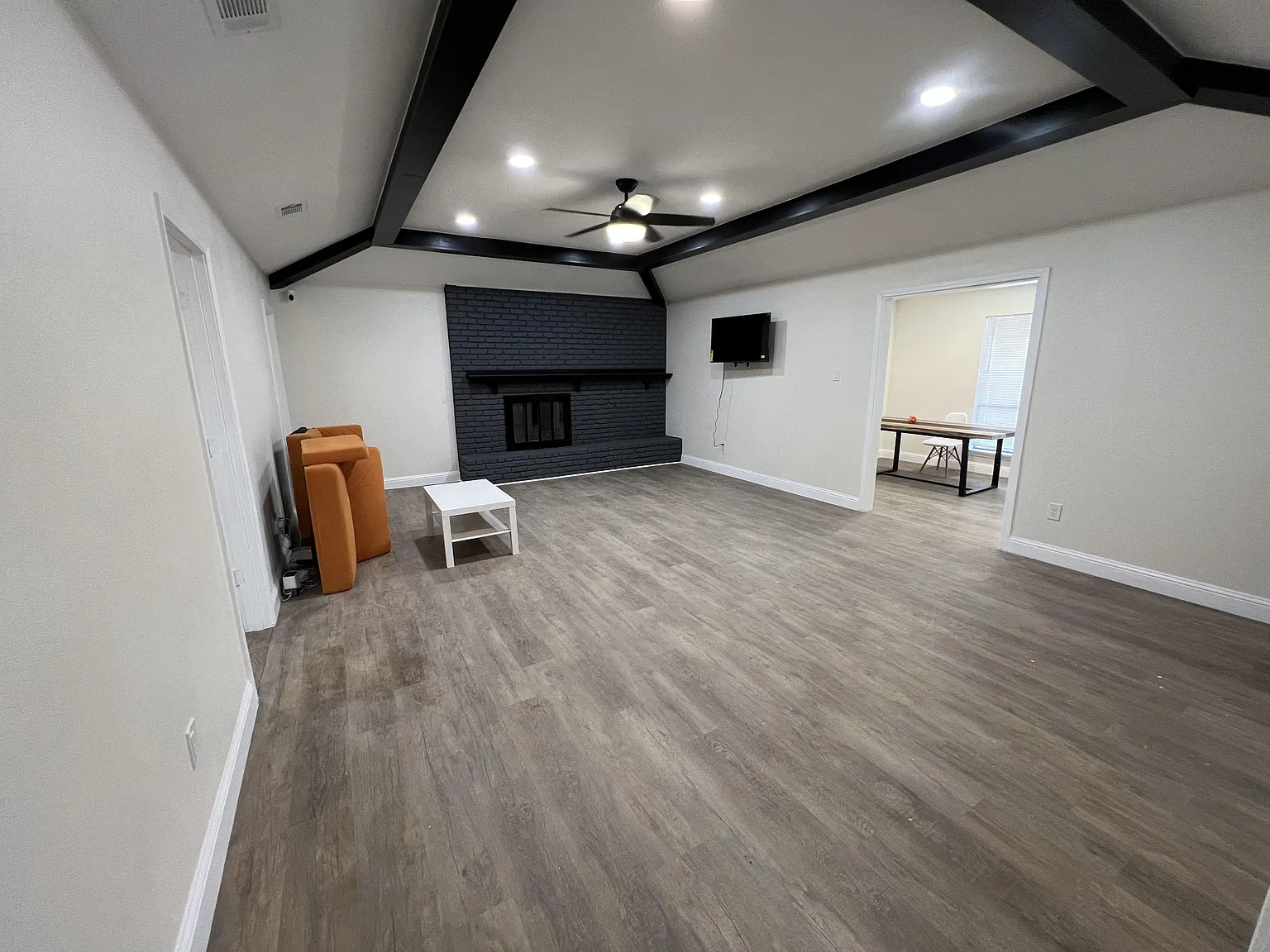 4 bed, 3.0 bath, 2339 sqft, $455 — Photo 4
