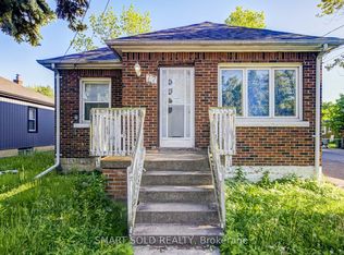 77 Fennell Ave W, Hamilton, ON L9C1E8