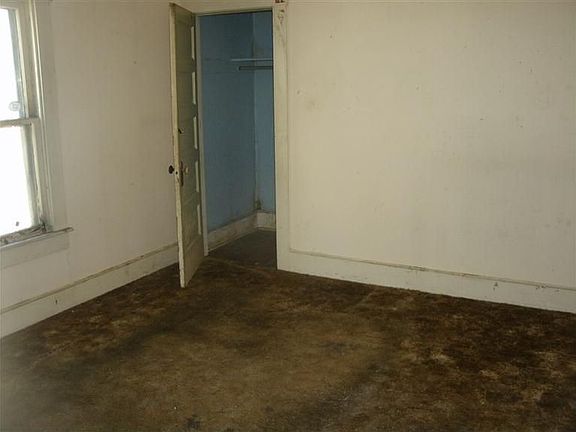 3rd image of 125 Garfield St
