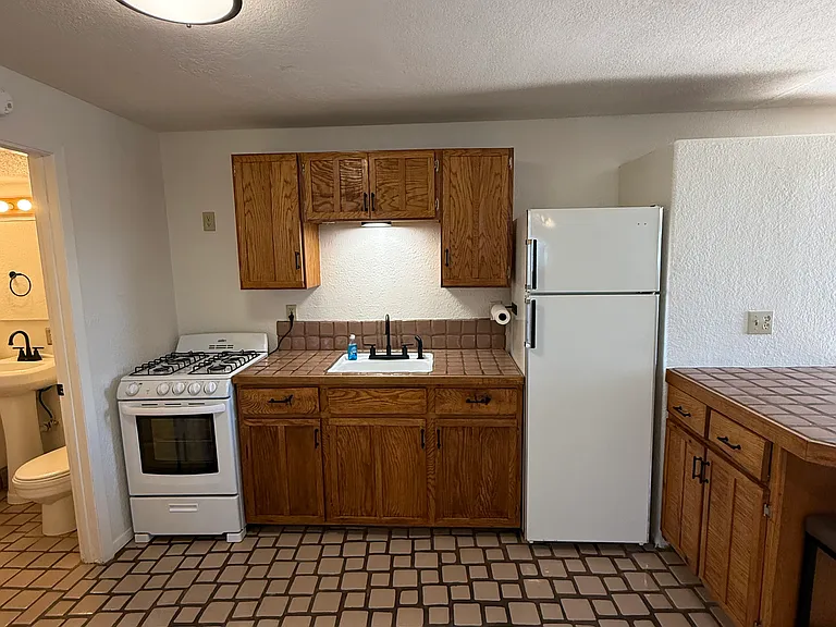 295 N Hill St #1 — Photo 2