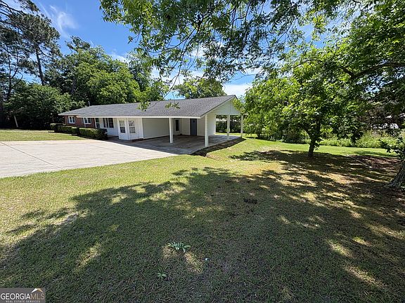 3rd image of 5620 Forest Ave