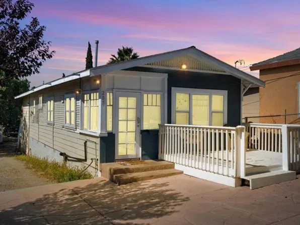 207 Cottonwood Rd, San Ysidro, CA 92173