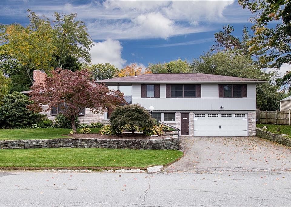 222 Meshanticut Valley Pkwy, Cranston, RI 02920 Zillow