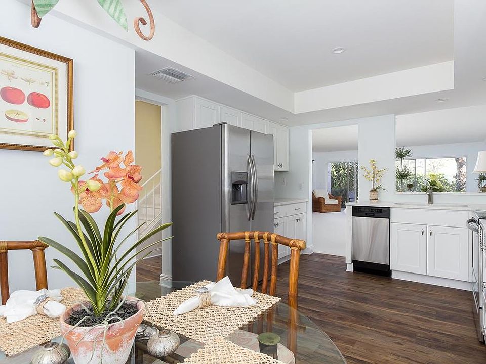 1st image of 300 Harbour Dr APT C