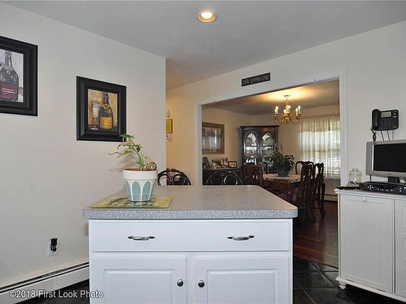 5th image of 27 Lyman Ave