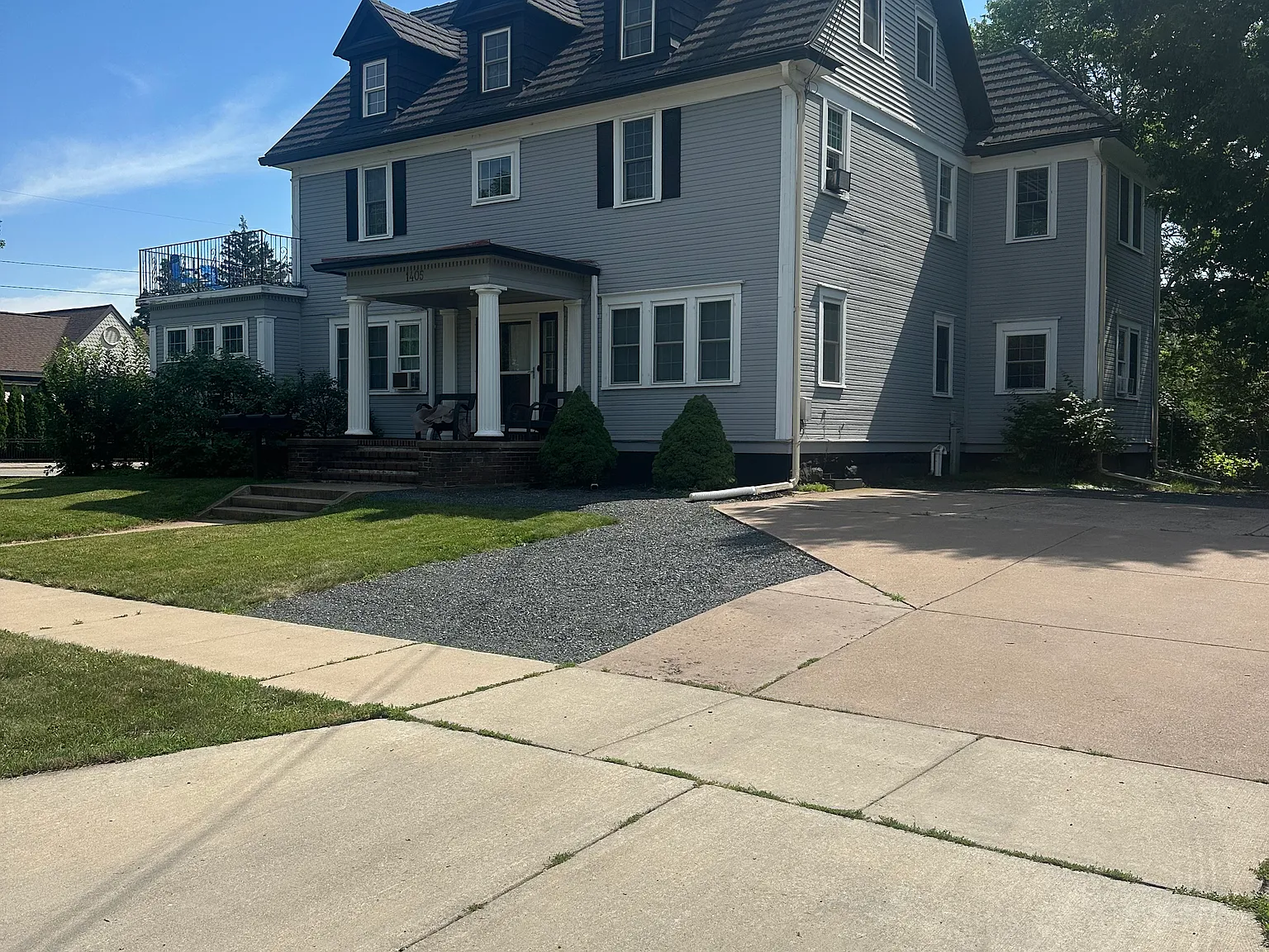 5 bed, 2100 sqft, $575 — Photo 1