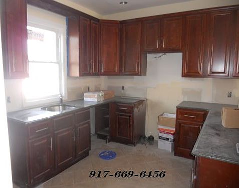 3rd image of 1015 E 227th St