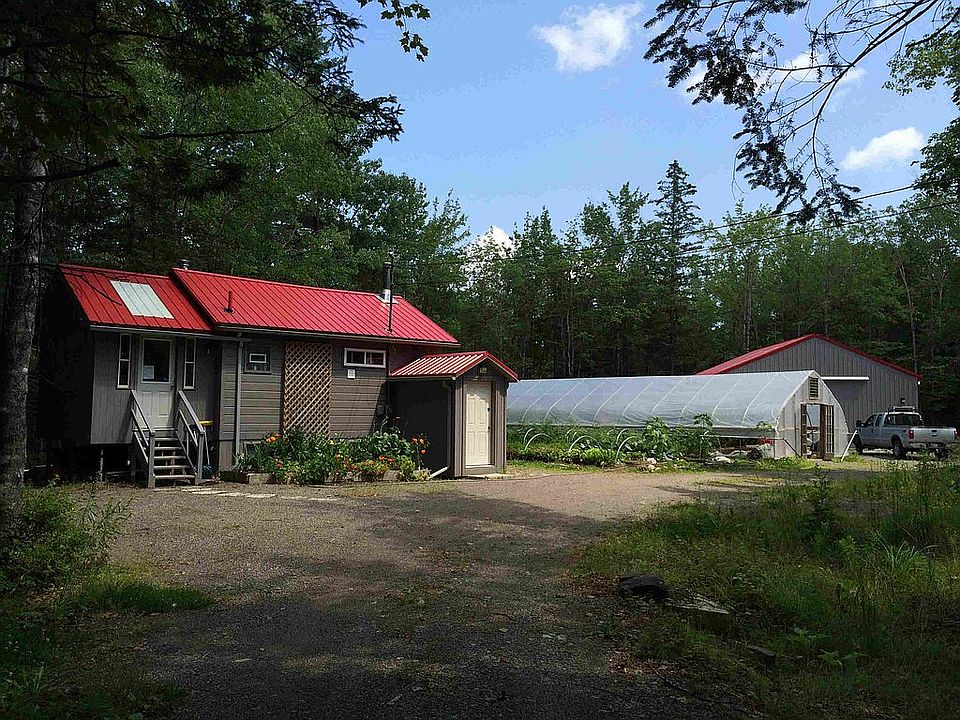Cottage, greenhouse, and poe
