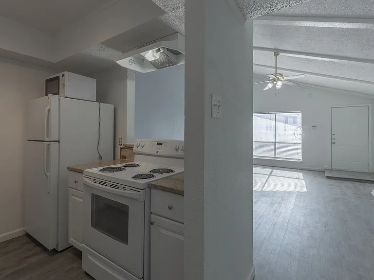709 Arrowhead Cir — Photo 11