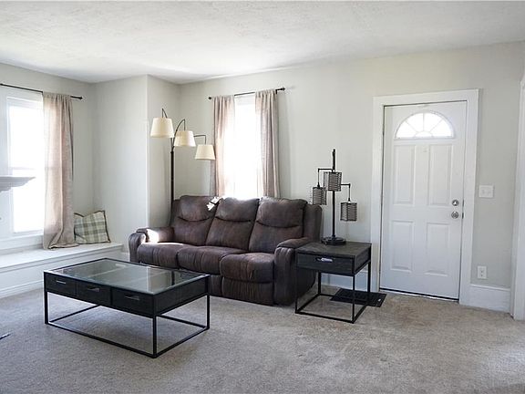 4th image of 523 Blake Ave