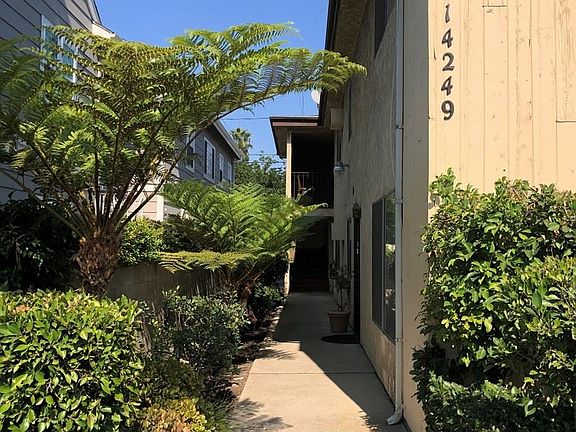 3rd image of 14249 Burbank Blvd APT 2