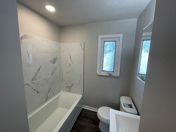 5th image of 8114 Whitehaven Dr