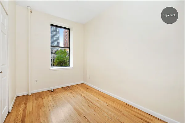 Rented by Triplemint | media 13