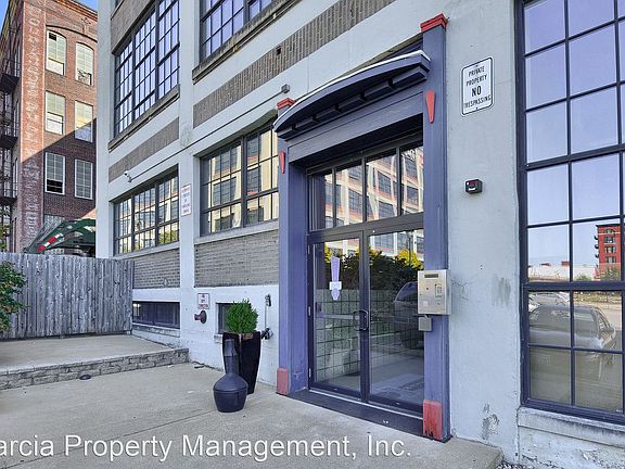 2nd image of 2034 Lucas Ave APT 408