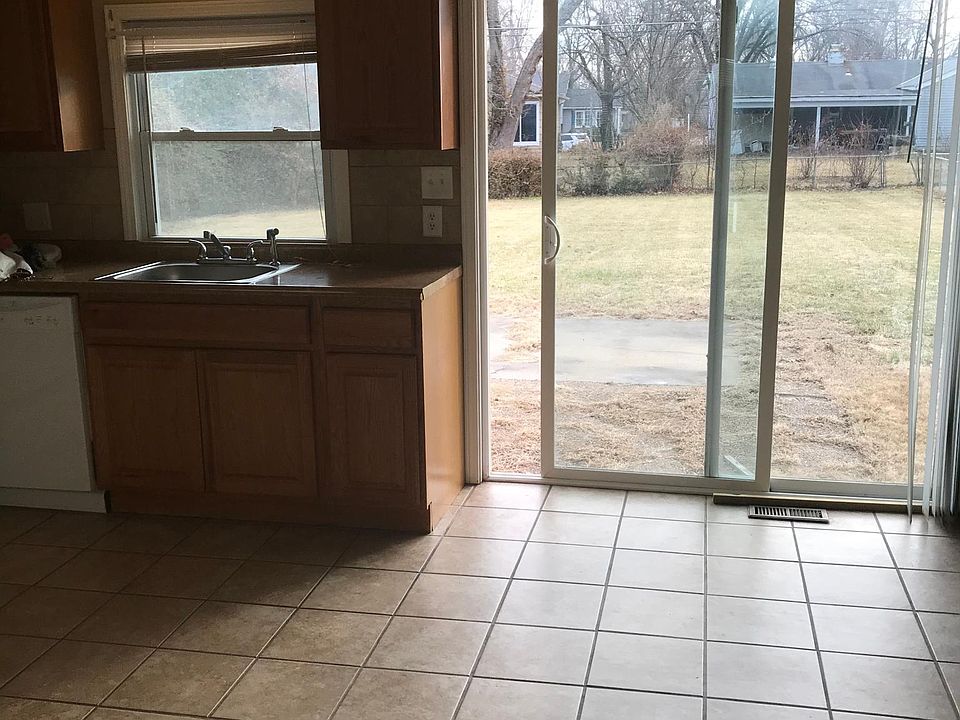 1st image of 8505 E 109th Ter