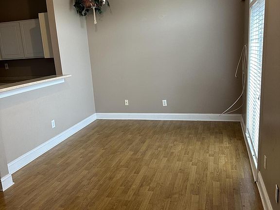 2nd image of 160 Market St
