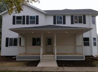 125 S 6th St, Delavan, WI 53115