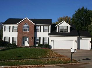 6725 Bowman Ln NE, Cedar Rapids, IA 52402