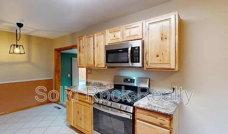 2527 Mount Vernon St — Photo 4