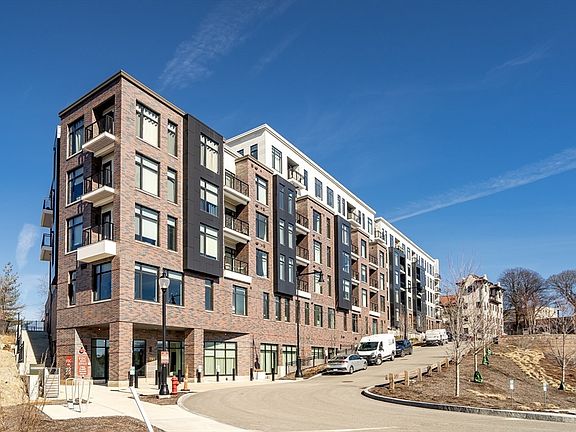 2nd image of 191 Washington St #421