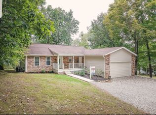 696 Highland Hills Dr, Howard, OH 43028