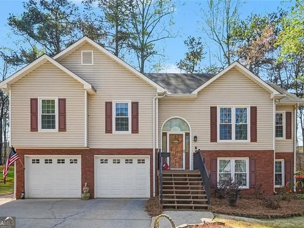 1052 SW Queensbury Run, Acworth, GA 30102