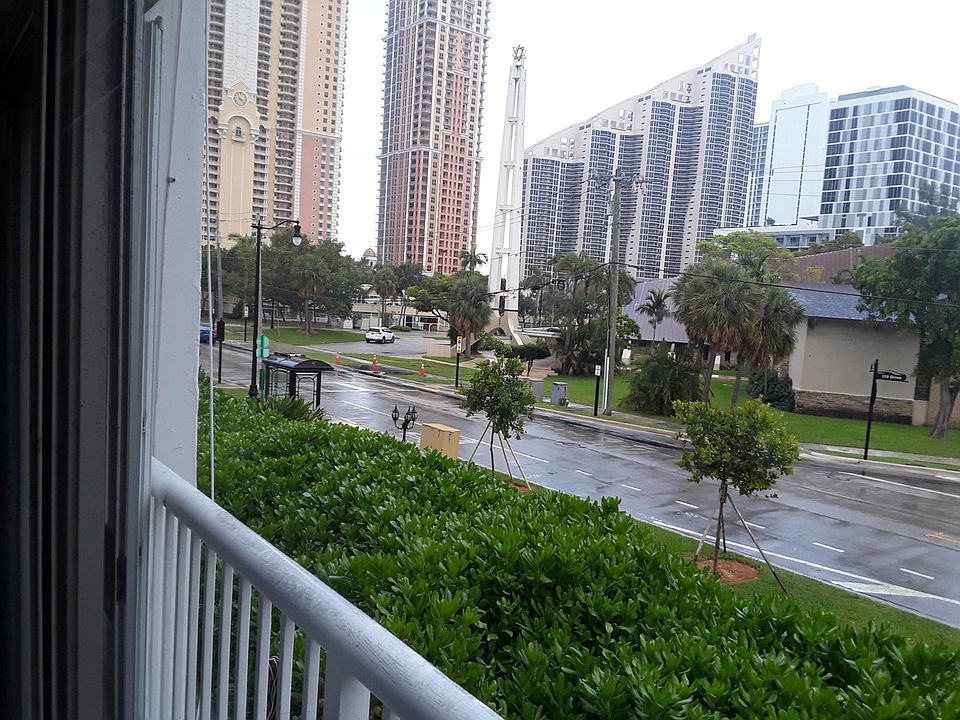 2nd image of 17800 Atlantic Blvd