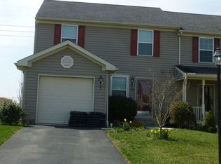 55 Skyview Cir, Hanover, PA 17331