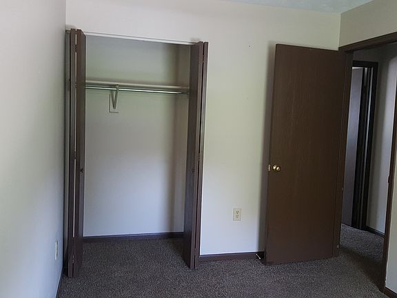3rd image of 1859 N Lakeman Dr