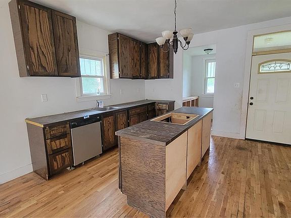 5th image of 408 Harrison Ave