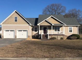 105 Hurds Ptwy, Calhoun, GA 30701